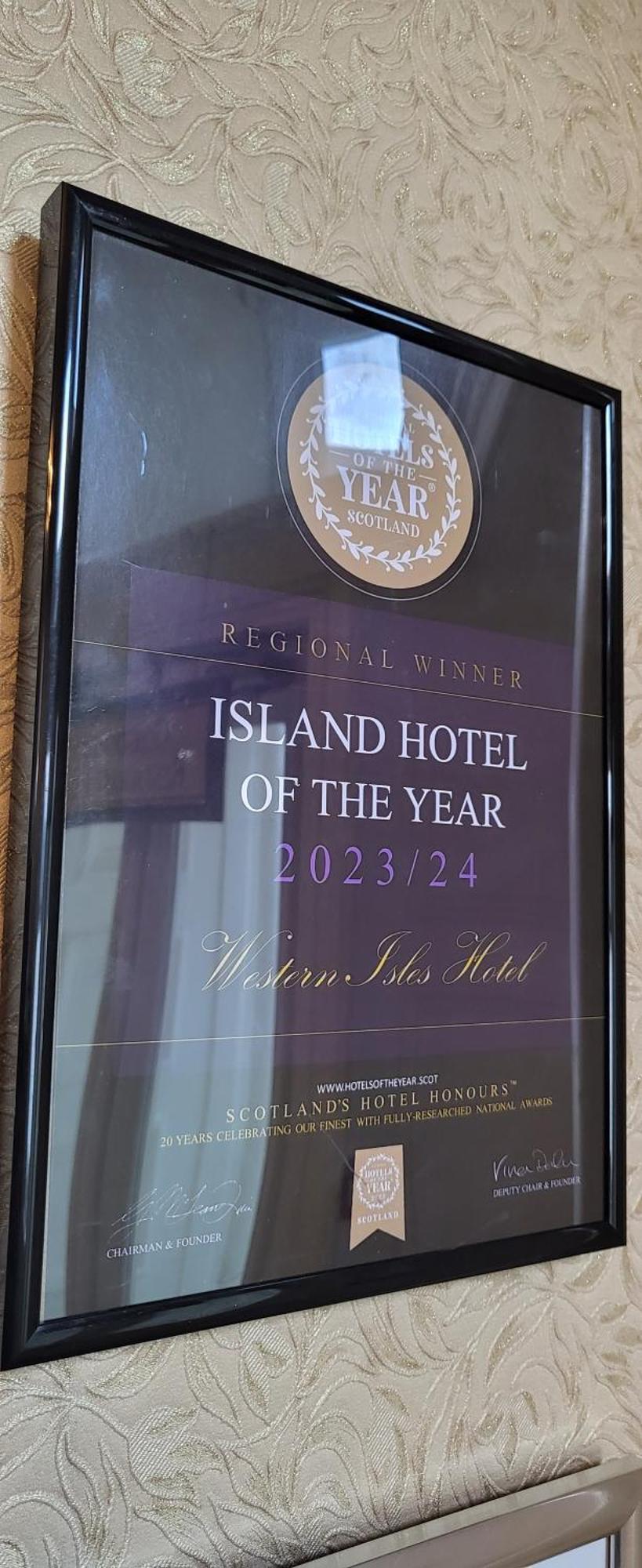Western Isles Hotel Tobermory Bagian luar foto